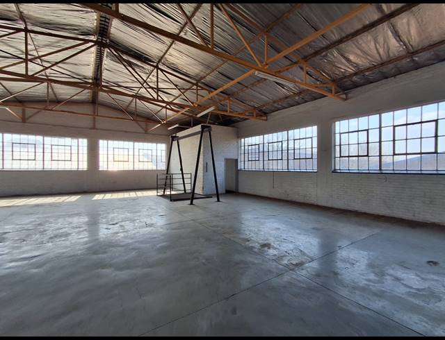 900M² WAREHOUSE TO LET IN BENROSE